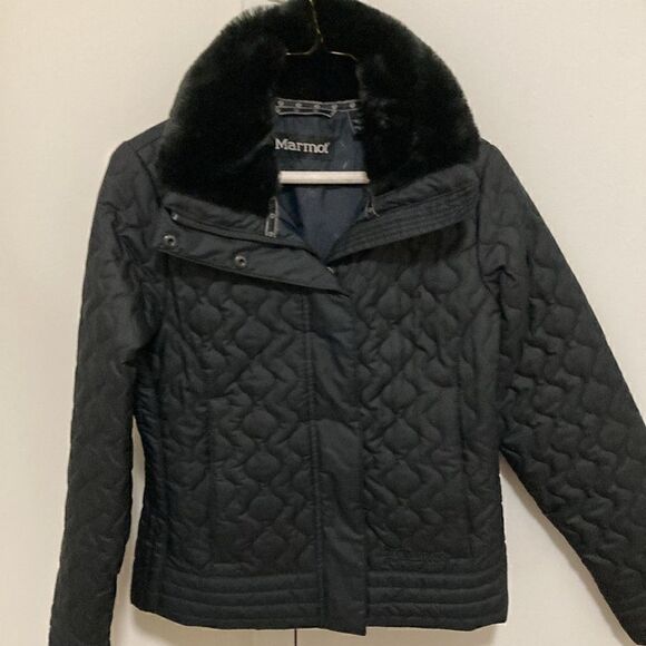 Marmot St. Moritz Black Quilted Woman’s Jacket with Faux Fur Collar. Size Small - Picture 5 of 13